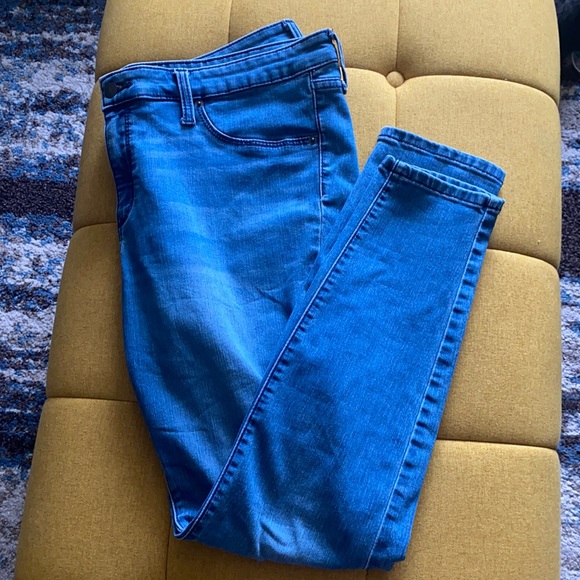 Universal Thread Denim - {Universal Thread} Skinny Jean